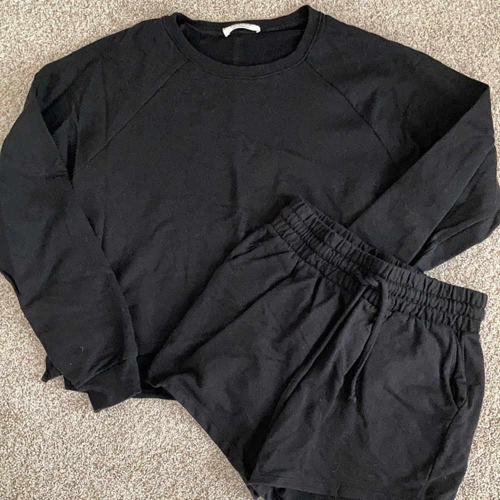 Black lounge outfit